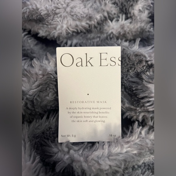 Oak Essential Restorative Mask

0.18oz
new - Picture 5 of 7